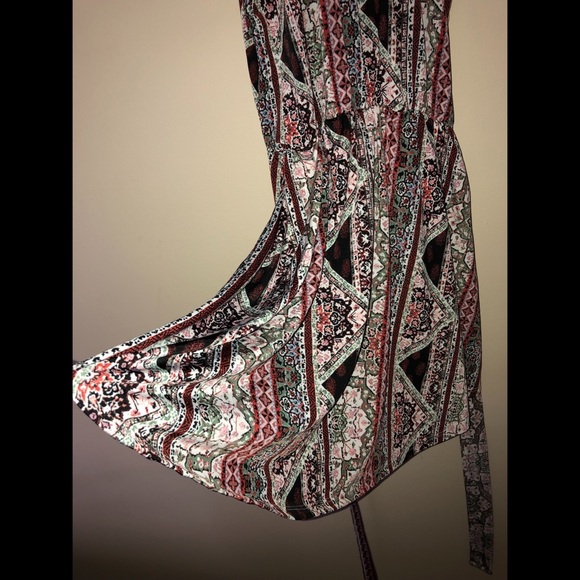 No Comment Patterned Romper - Picture 4 of 5